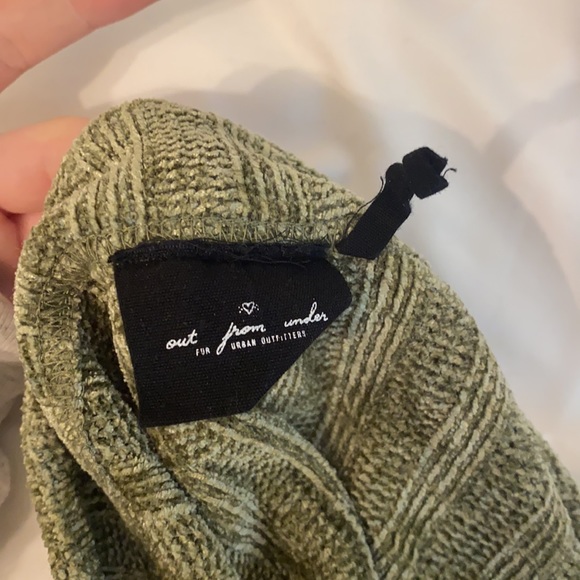 Green Sweater - Picture 3 of 3